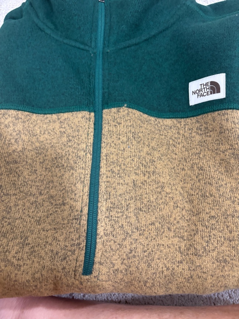 The North Face Men’s Two-Tone Green and Olive Zip-Up Sweater - Picture 4 of 6